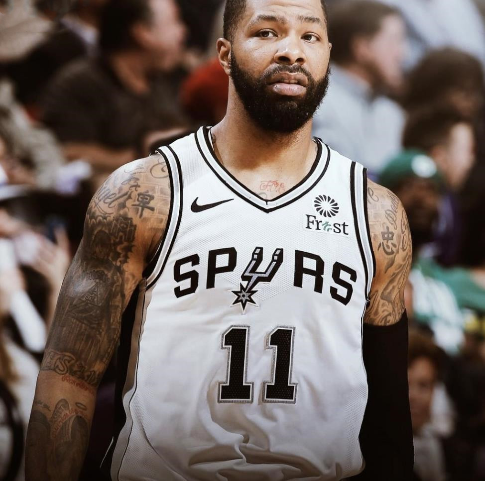 菲律宾男篮完胜马刺，莫里斯送出助攻