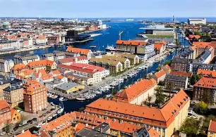 丹麦羽毛球队碾压马来西亚羽毛球队，斯里坎特关键制胜的简单介绍