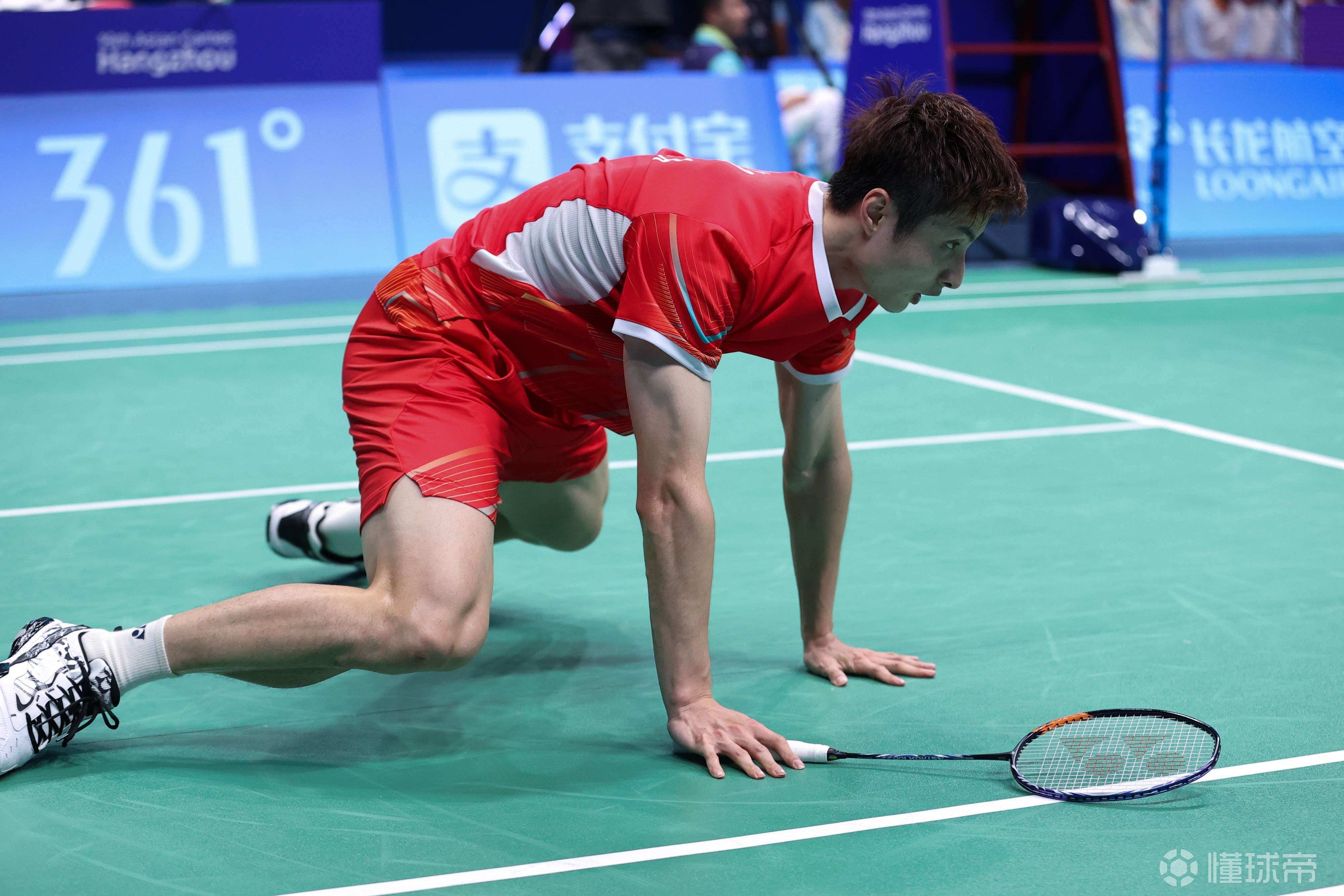 印度羽毛球队翻盘丹麦羽毛球队，陶菲克完成帽子戏法