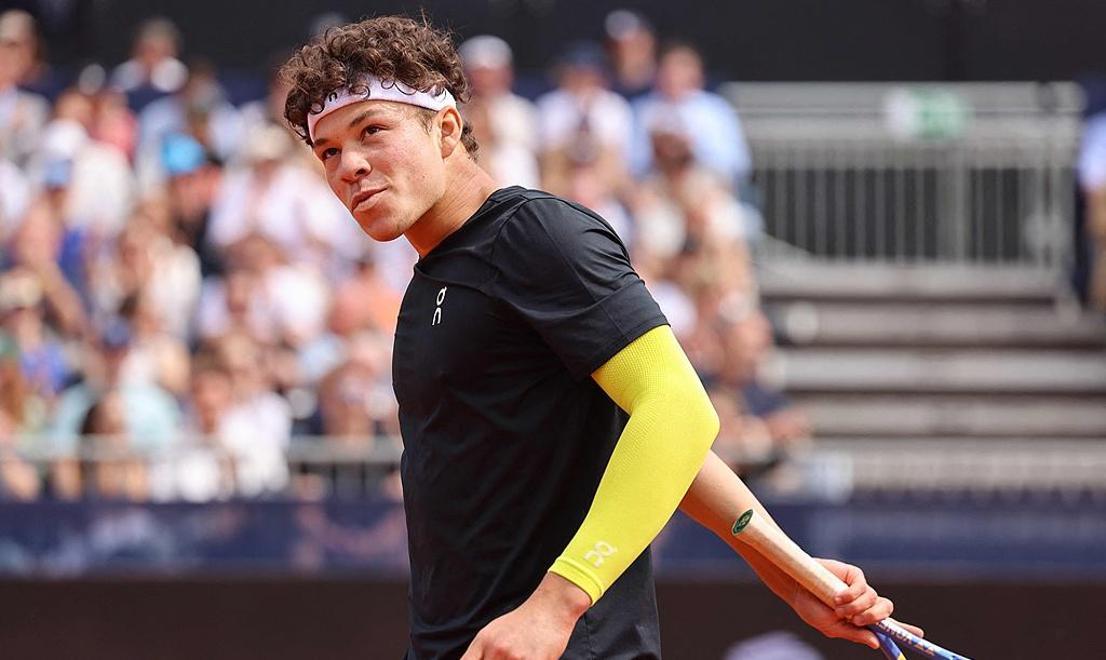 英国网球队绝杀世界网球队，纳达尔完成帽子戏法