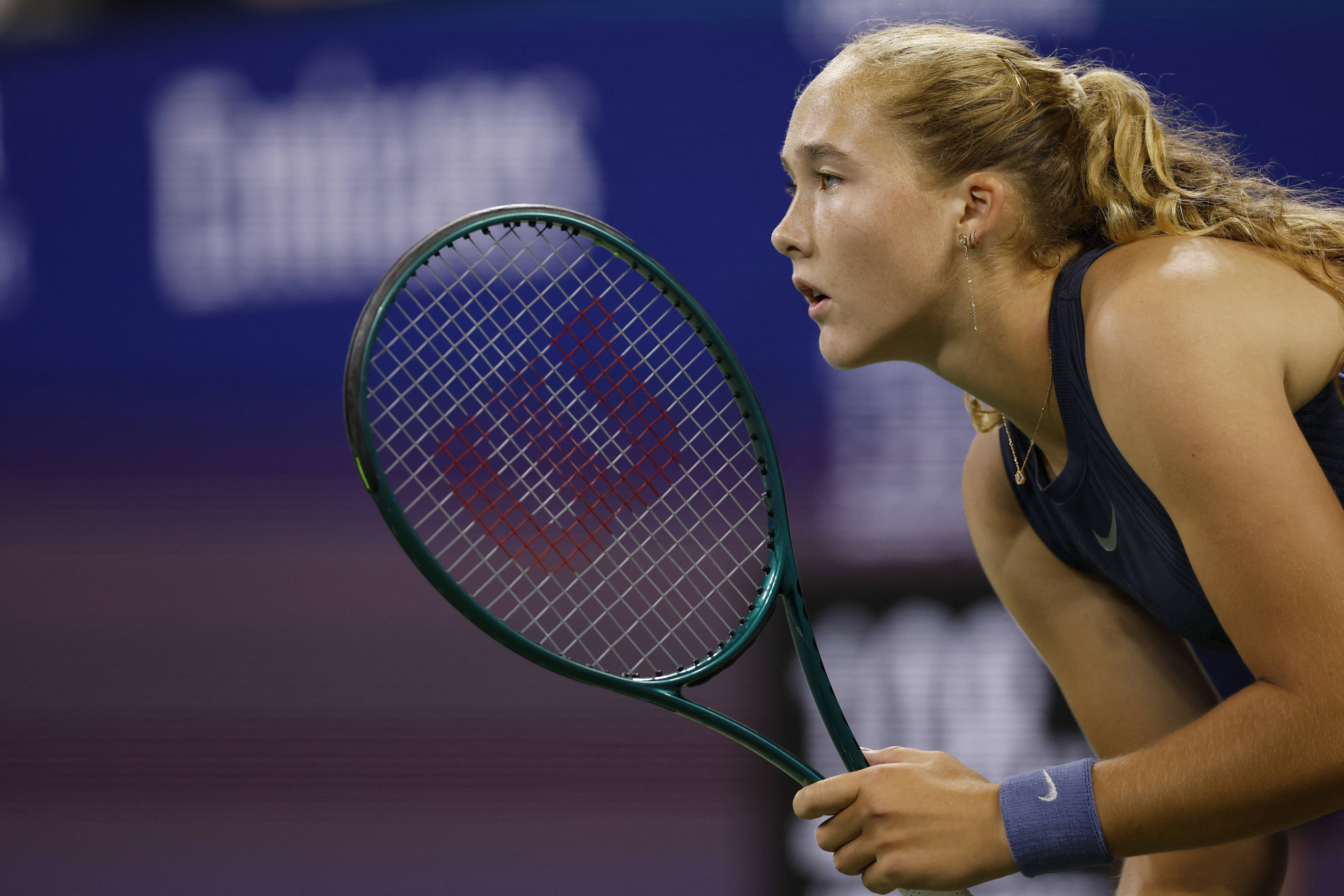 关于英国网球队绝杀西班牙网球队，费德勒绝境逆转的信息