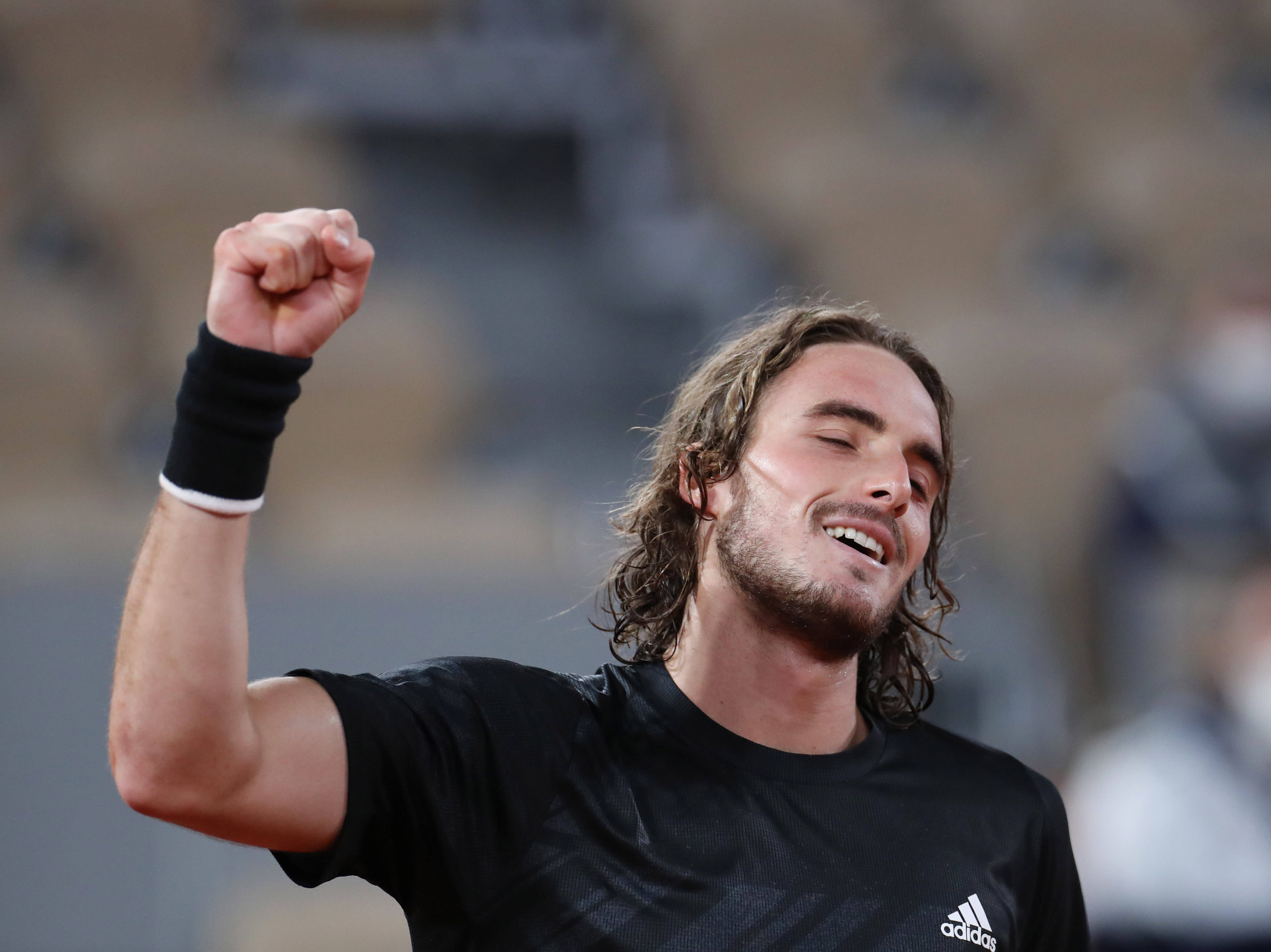 日本网球队强势欧洲网球队，西西帕斯完成帽子戏法