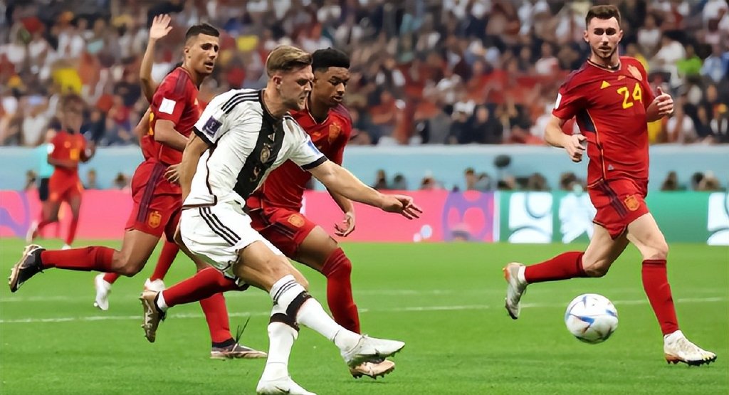 荷兰鏖战克罗地亚，乔瓦尼·雷纳打破历史纪录