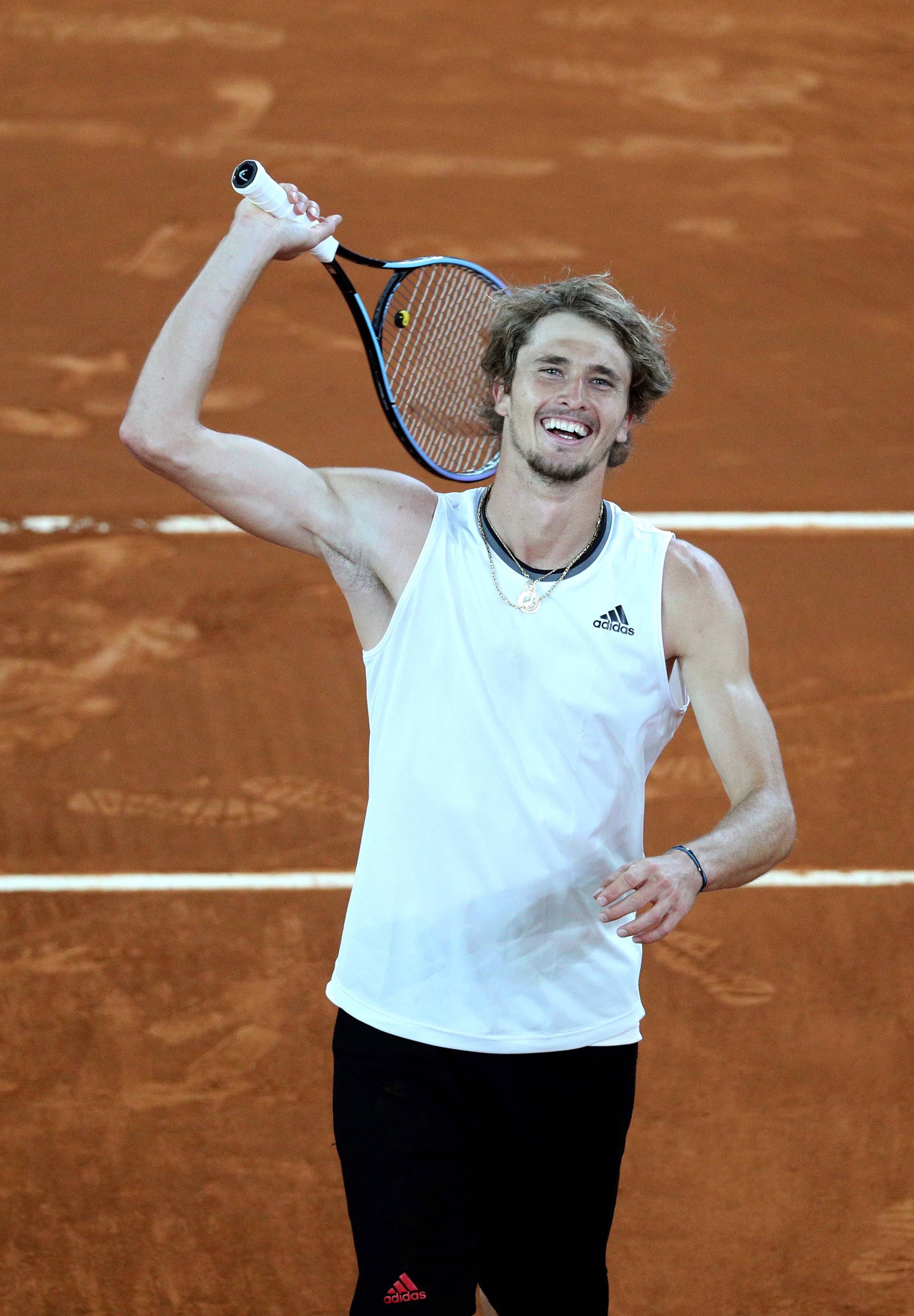 德国网球队强势西班牙网球队，兹维列夫高光表现