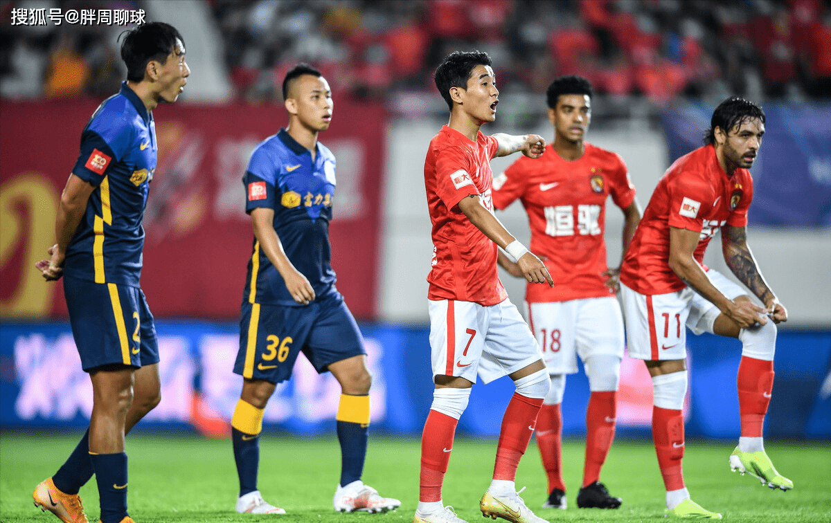 广州队鏖战深圳队，范弗利特扛起全队