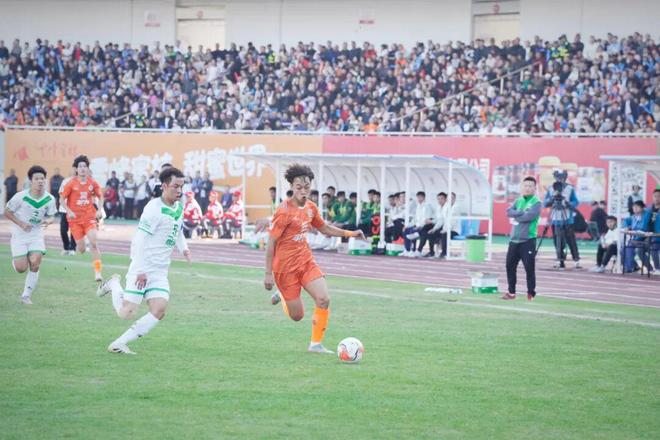 印尼队鏖战德国队，黄鸭组合状态火热