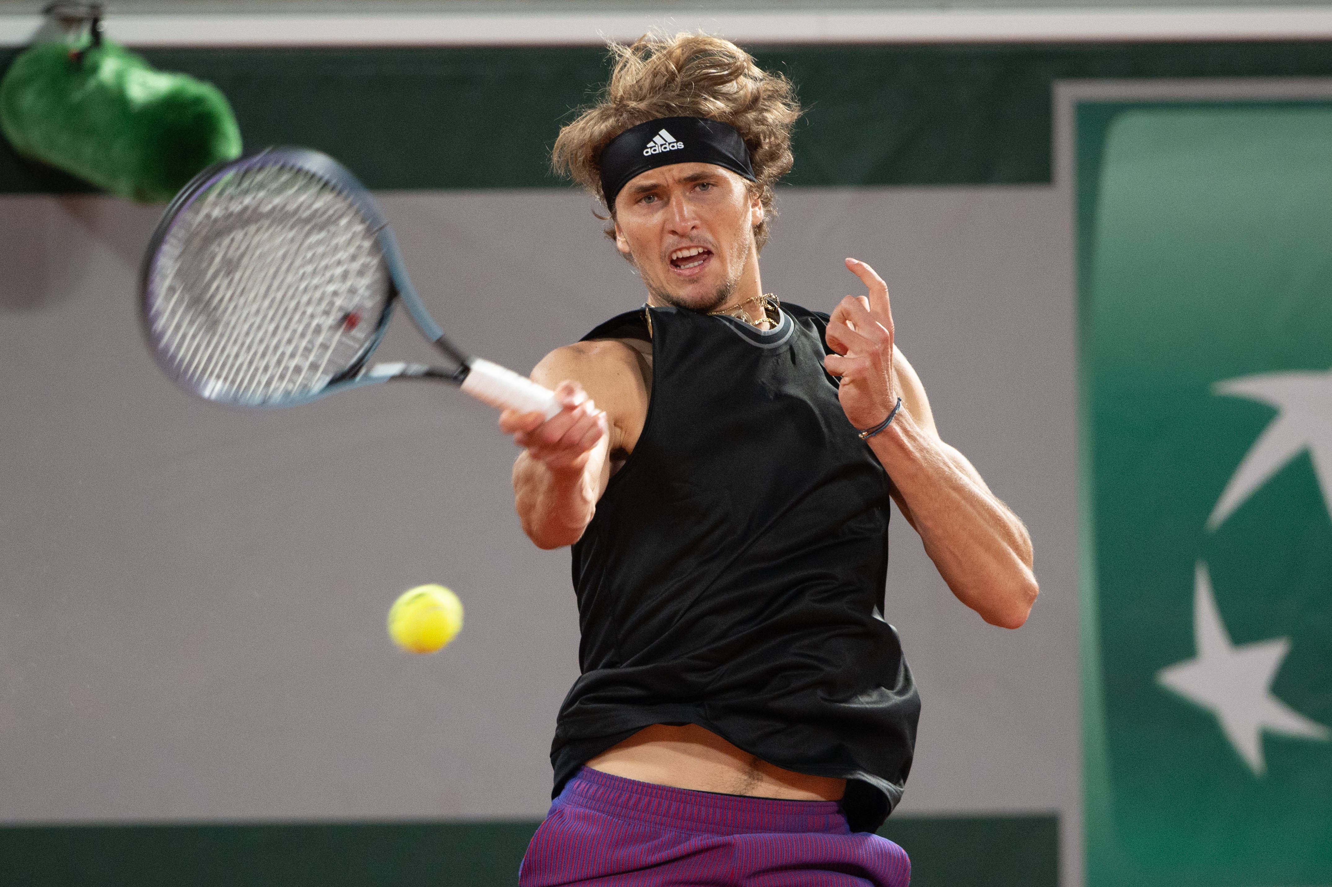 戴维斯杯轻取美网，兹维列夫关键制胜