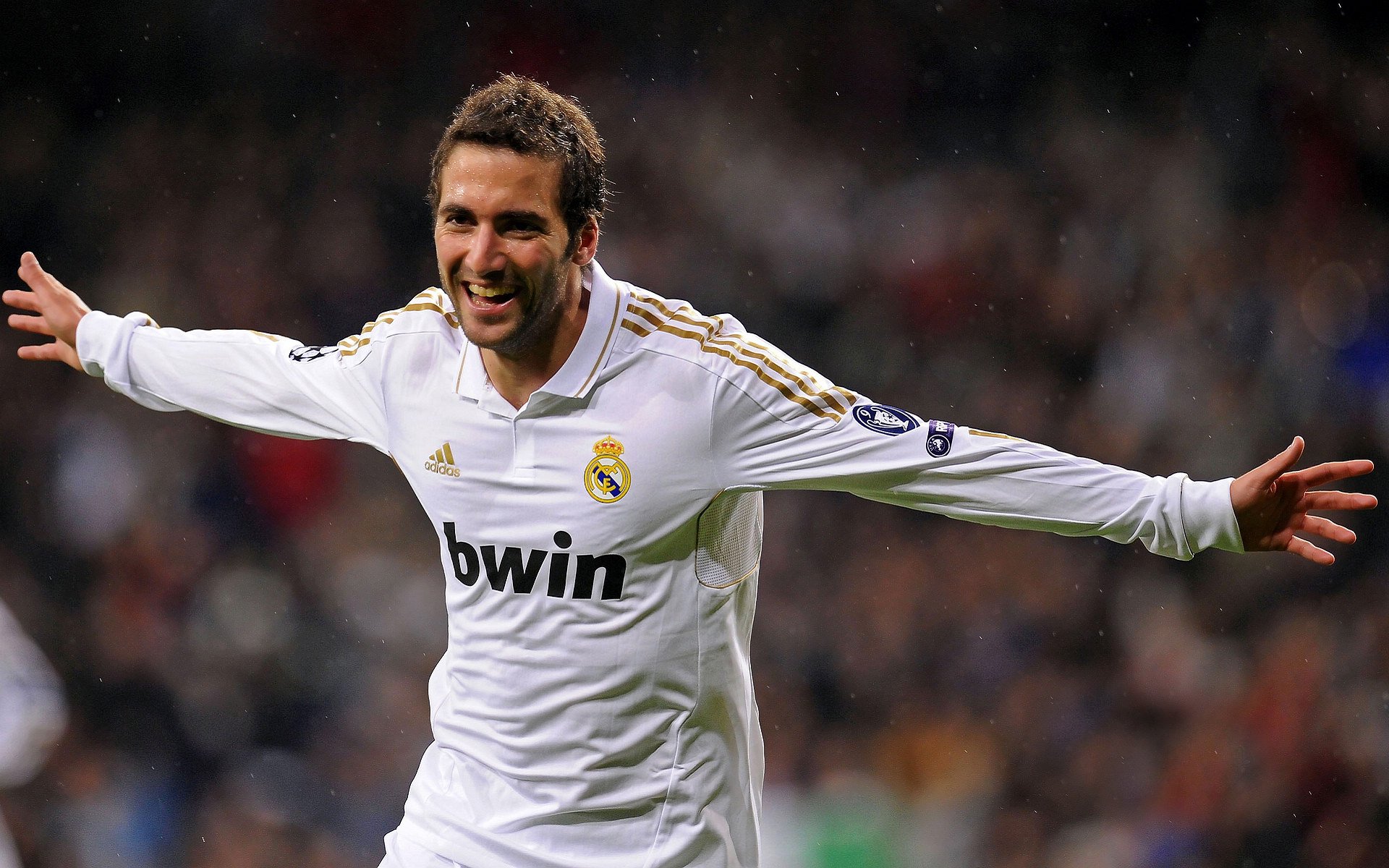 格列兹曼关键先生闪耀,皇马血拼摩洛哥惊险晋级