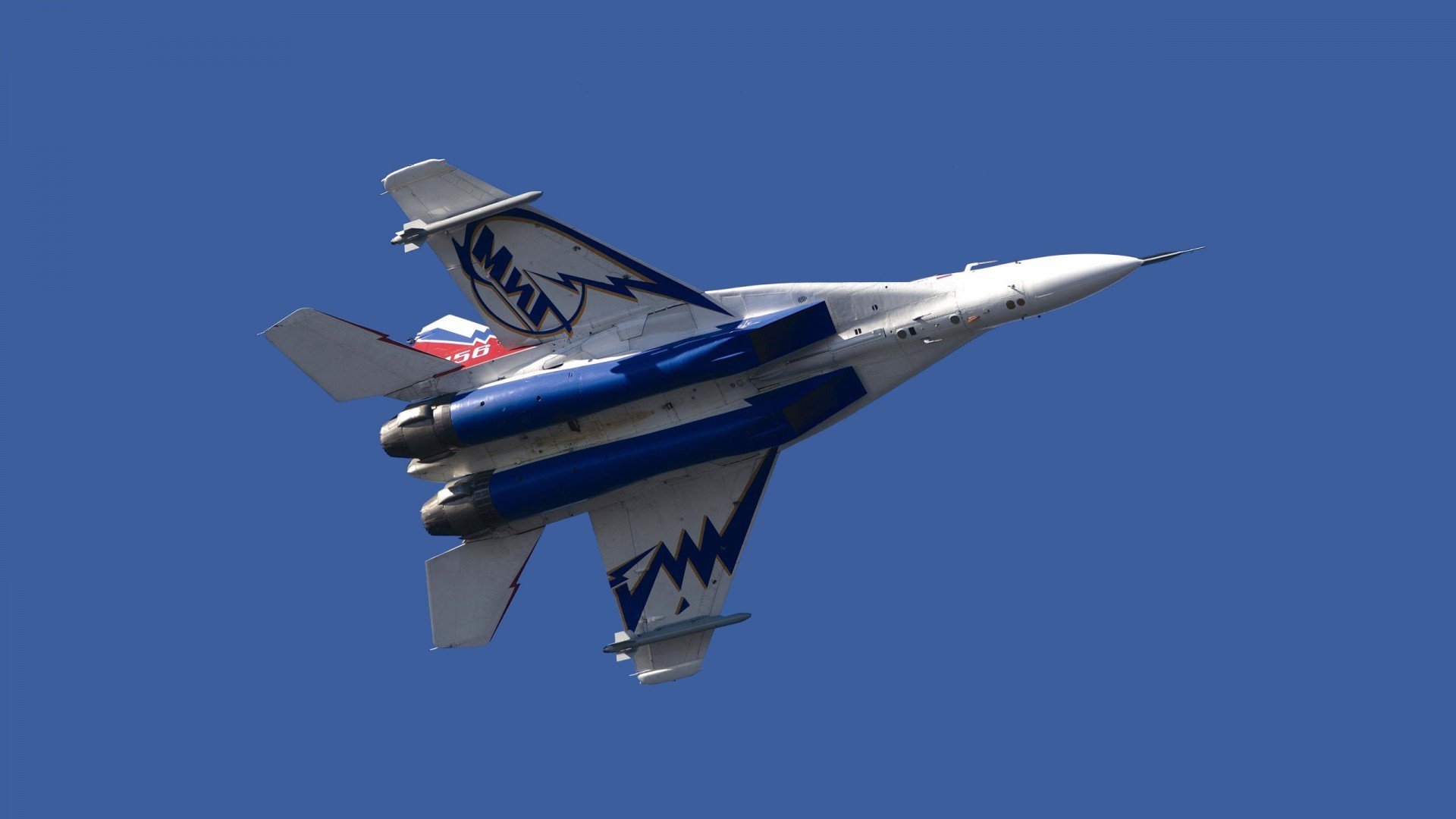 NBA总决赛之夜，英格拉姆于雷霆光影间封神