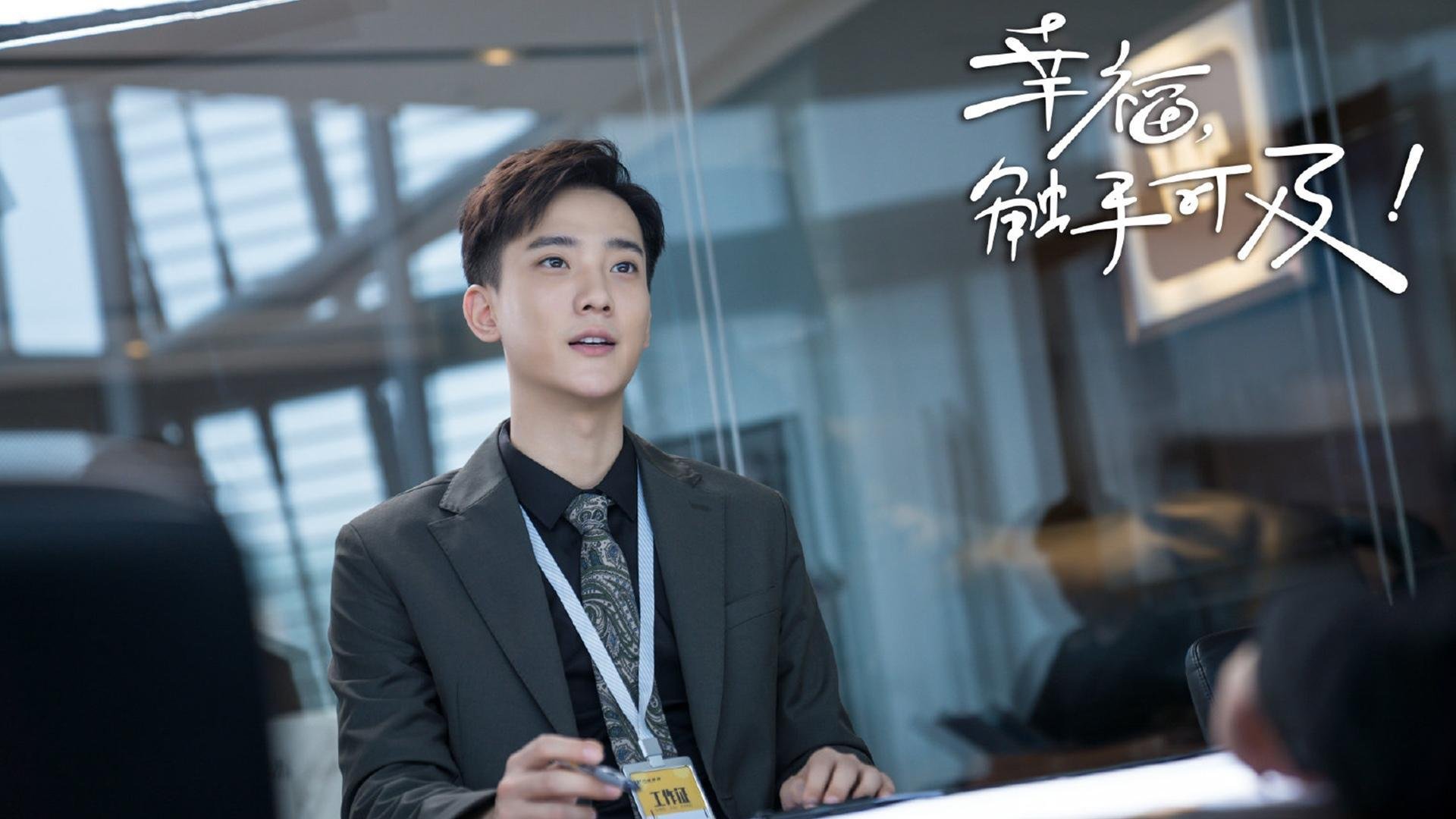 冷门夜与巨星闪耀,足球的两种叙事