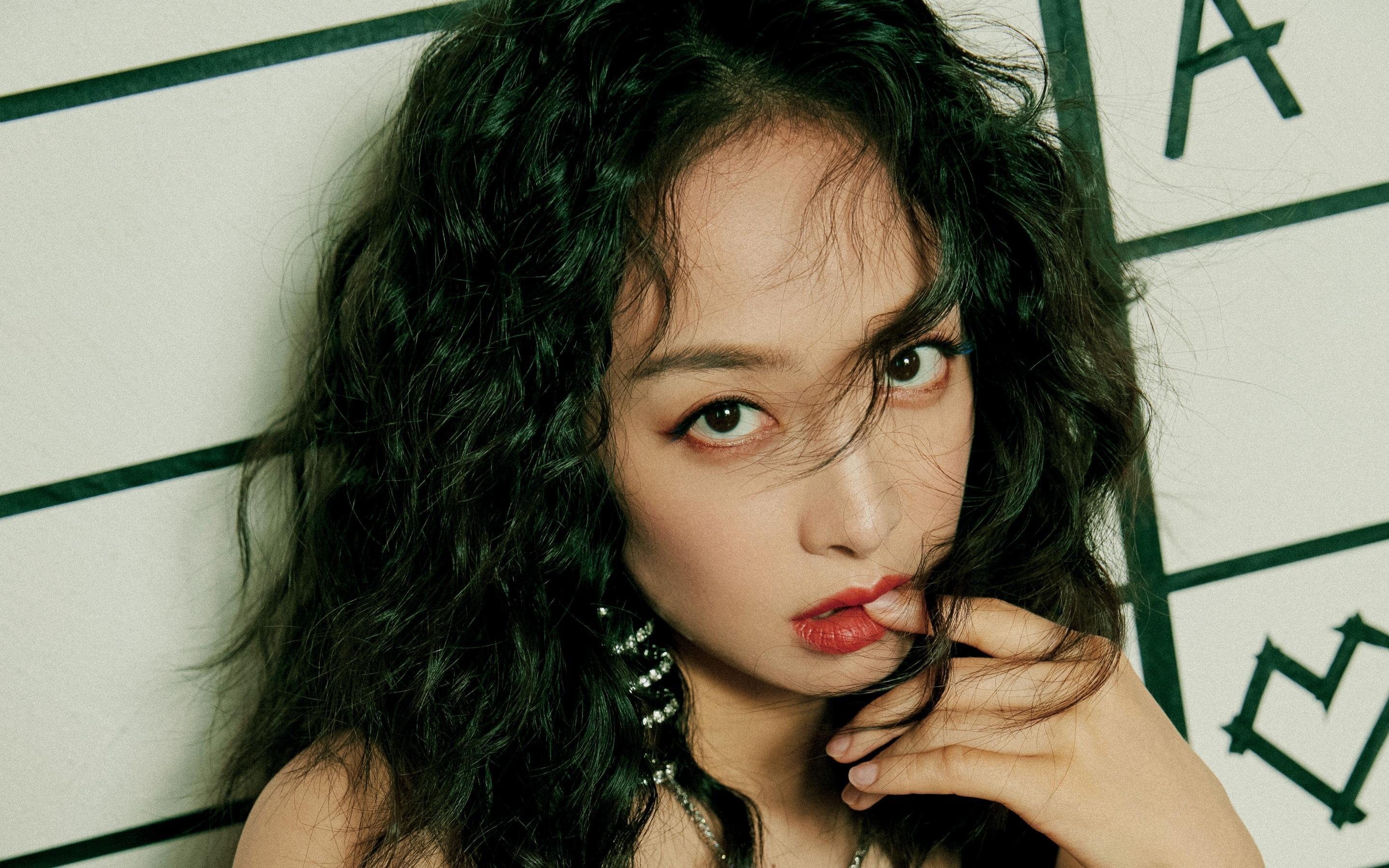 足球宇宙中,星辰同时亮起,本泽马的炽热与加纳的冷绝杀